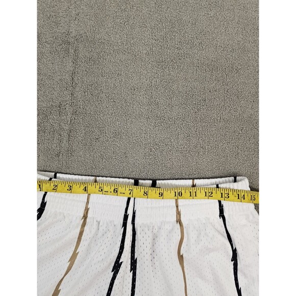 Toronto Raptors Mitchell Ness Reload 3.0 Swingman Shorts Men's M White 1998 - Picture 2 of 12